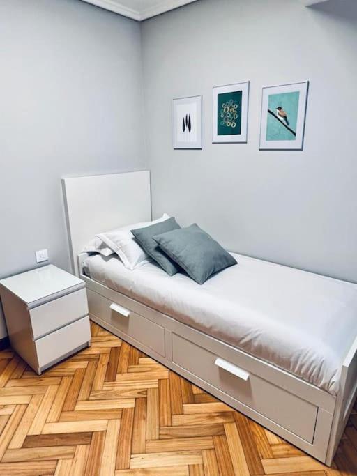 Apartamento En El Centro De Vigo 2 Habitaciones Buitenkant foto